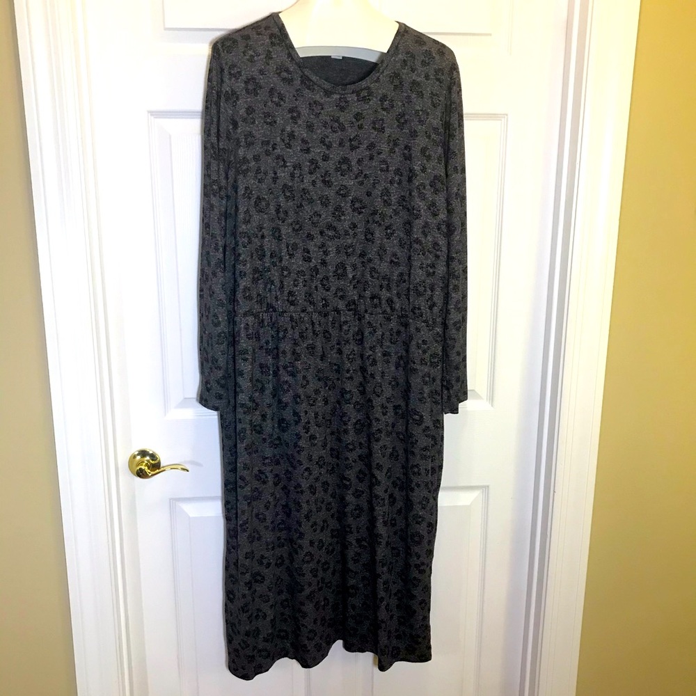 Old Navy Long Sleeve Animal Print Dress